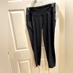 Zenana dark charcoal sport leggings sz 1x , NWOT, great condition